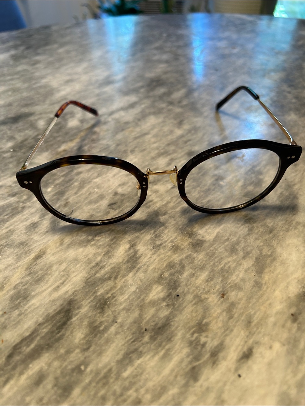 Warby Parker Gold and Tortoiseshell Eyeglass Temple
Model is Jayla